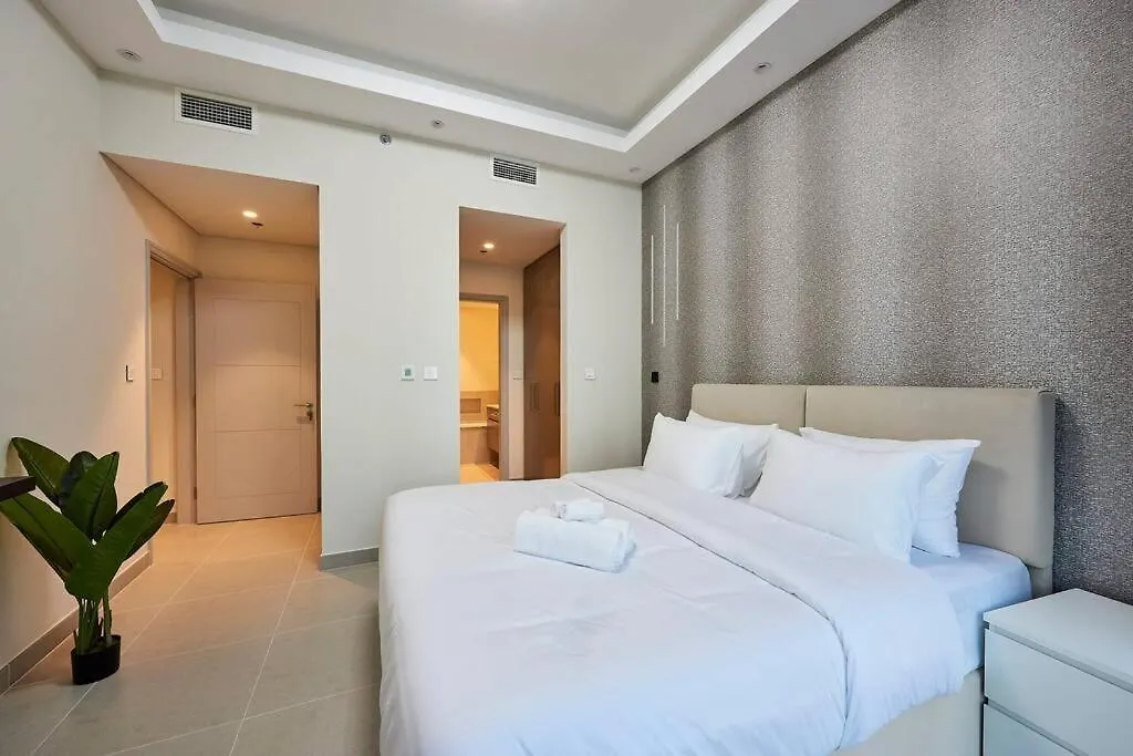 Tick - 4Br Burj Khalifa Fountain Views Forte 1 Dubai Apartment