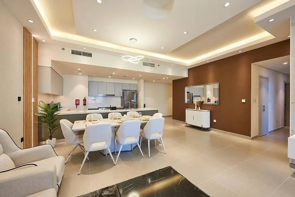 Tick - 4Br Burj Khalifa Fountain Views Forte 1 Dubai Apartment